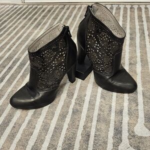 Nero Giardini Caracas Laser cut black leather ankle boot - Size 39